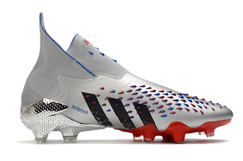 Chuteira Adidas Predator Freak+ Campo