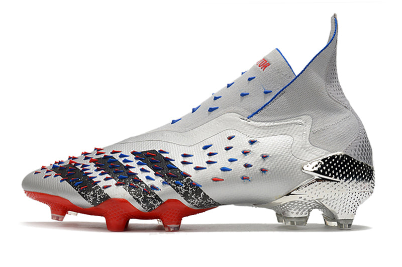 Chuteira Adidas Predator Freak+ Campo