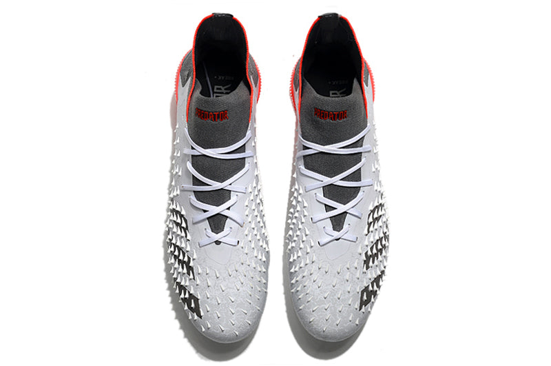 Chuteira Adidas Predator Freak+ .1 Campo