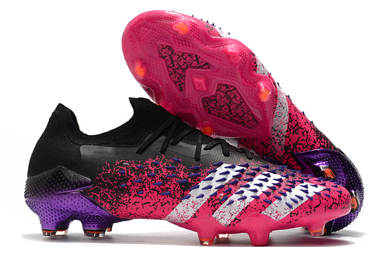 Chuteira Adidas Predator Freak+ Low 1. Campo