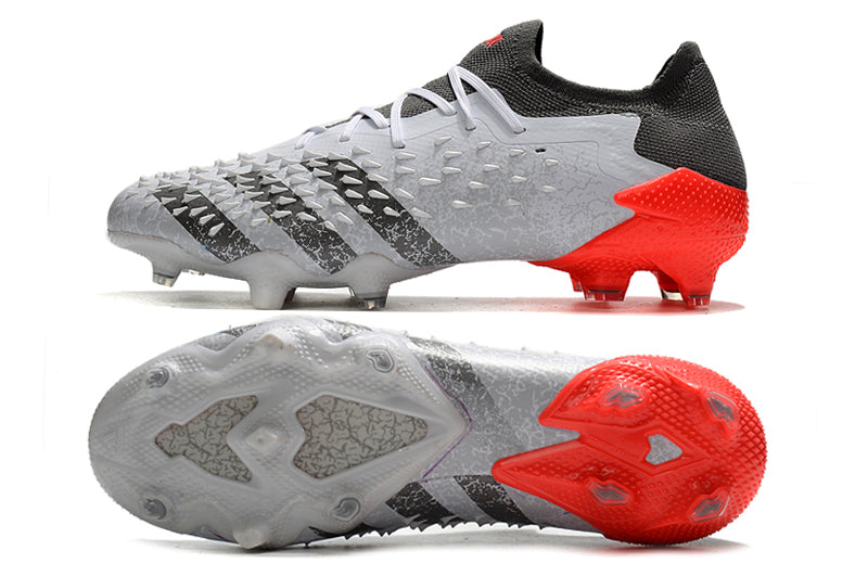 Chuteira Adidas Predator Freak+ Low .1 Campo