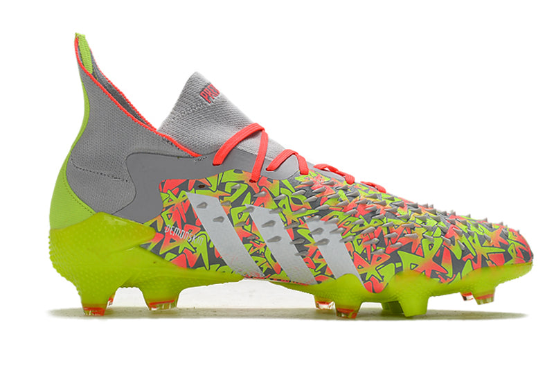 Chuteira Adidas Predator Freak+ .1 Campo